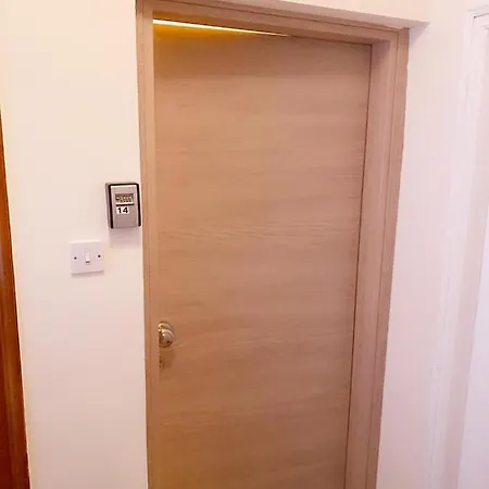 Апартаменты Front Ларнака