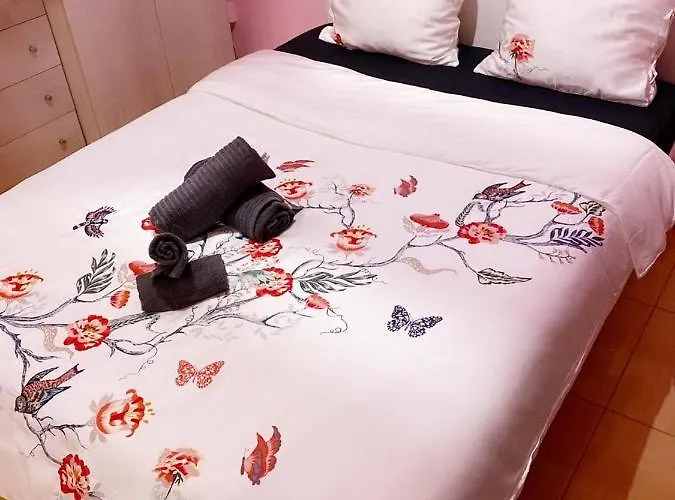 Апартаменти Front Ларнака